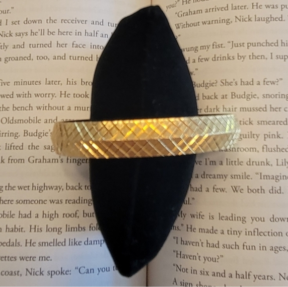 MONET Chunky Goldtone Bangle Bracelet Diamond Cut - Picture 3 of 7